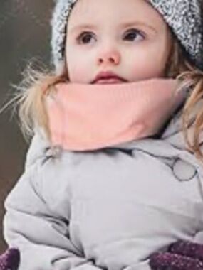 Light pink neck warmer for toddler girls